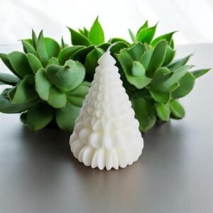 Christmas Tree Medium Candle | Lumevick Candles